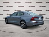 Used 2020 Volvo S60 T5 Momentum image 3
