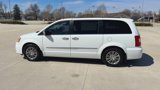 Used 2014 Chrysler Town & Country Touring-L w/ Driver Convenience Group image 5
