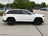 Used 2023 Jeep Grand Cherokee Altitude image 3