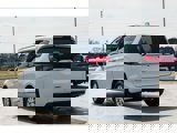 Used 2020 Chrysler Pacifica Touring-L image 3