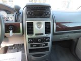 Used 2010 Chrysler Town & Country Touring image 4