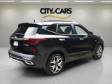 Used 2021 Kia Seltos SX w/ SX Sunroof Package image 6