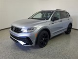 Used 2023 Volkswagen Tiguan SE R-Line image 2