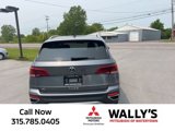 Used 2022 Volkswagen Taos SE w/ Panoramic Sunroof Package image 4
