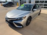 Used 2023 Toyota Camry SE image 3