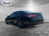 Used 2020 Toyota Camry SE image 3
