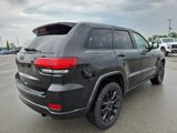 Used 2017 Jeep Grand Cherokee Altitude image 3