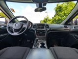Used 2019 Jeep Grand Cherokee Laredo image 2