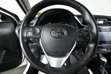 Used 2018 Toyota Corolla L image 2