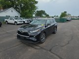 Used 2020 Toyota Highlander XLE image 2
