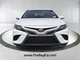 Used 2018 Toyota Camry SE w/ Moonroof Package image 2