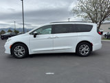 Used 2023 Chrysler Pacifica Limited image 4