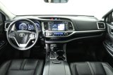 Used 2018 Toyota Highlander SE image 3