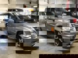 Used 2014 Chrysler Town & Country Touring image 5