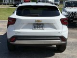 Used 2025 Chevrolet Trax LT w/ LT Convenience Package image 3