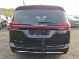 Used 2023 Chrysler Pacifica Touring-L image 5