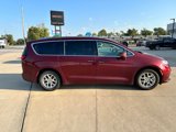 Used 2021 Chrysler Pacifica Touring-L image 3