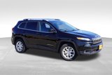 Certified 2017 Jeep Cherokee Latitude w/ Cold Weather Group image 3