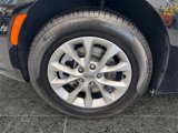 New 2025 Chrysler Pacifica Select image 5