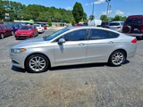 Used 2017 Ford Fusion SE w/ Fusion SE Technology Package image 3