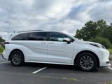 Used 2022 Toyota Sienna LE image 3