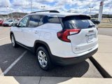 Used 2022 GMC Terrain SLE image 3