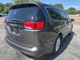 Used 2017 Chrysler Pacifica Touring image 3