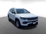 Used 2023 Jeep Compass Latitude image 3