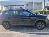 Used 2022 Volkswagen Taos S image 2