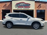 Used 2018 Nissan Rogue SV w/ Premium Package image 2