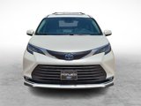Used 2021 Toyota Sienna XLE image 3
