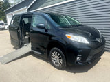 Used 2019 Toyota Sienna XLE image 5
