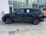 Certified 2022 Volkswagen Tiguan SE image 3