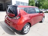 Used 2023 Kia Soul LX image 2