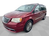 Used 2014 Chrysler Town & Country Touring-L w/ Driver Convenience Group image 4