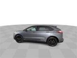 Used 2024 Ford Edge SE w/ Black Appearance Package image 5