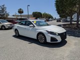 Used 2023 Nissan Altima 2.5 SV image 2