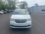 Used 2019 Dodge Grand Caravan SE image 2
