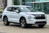 New 2025 Mitsubishi Outlander SE image 2