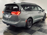 Used 2020 Chrysler Pacifica Touring-L image 4