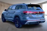 Used 2025 Volkswagen Atlas Peak Edition SE image 4