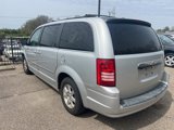 Used 2009 Chrysler Town & Country Touring image 4