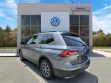 Certified 2019 Volkswagen Tiguan SE w/ Panoramic Sunroof Package image 4