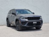 New 2025 Jeep Grand Cherokee Altitude image 2