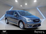 Used 2023 Chrysler Pacifica Touring-L image 3