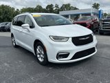 Used 2021 Chrysler Pacifica Touring-L image 2