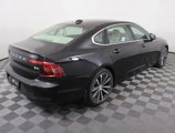 Used 2022 Volvo S90 B6 Momentum w/ Advanced Package image 3