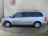 Used 2016 Chrysler Town & Country Touring image 4