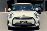 Certified 2022 MINI Cooper 4-Door Hardtop image 3
