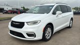 Used 2022 Chrysler Pacifica Touring-L image 4